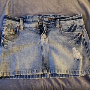 American eagle distressed jean skirt